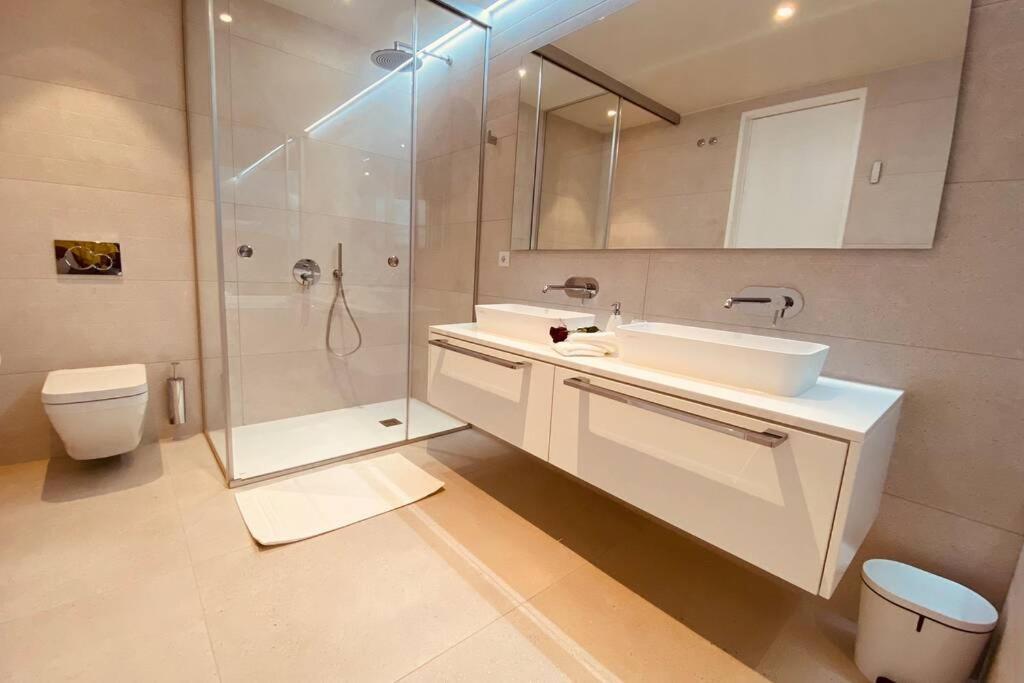 Luxury Villa - New Building With Panoramic Sea View أذيخي المظهر الخارجي الصورة