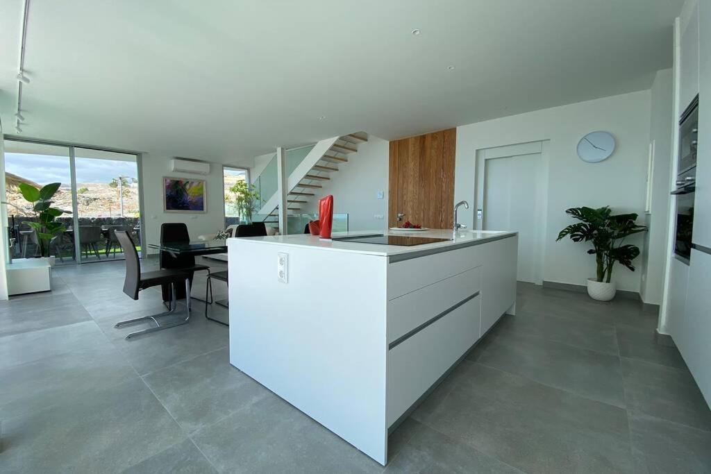 Luxury Villa - New Building With Panoramic Sea View أذيخي المظهر الخارجي الصورة
